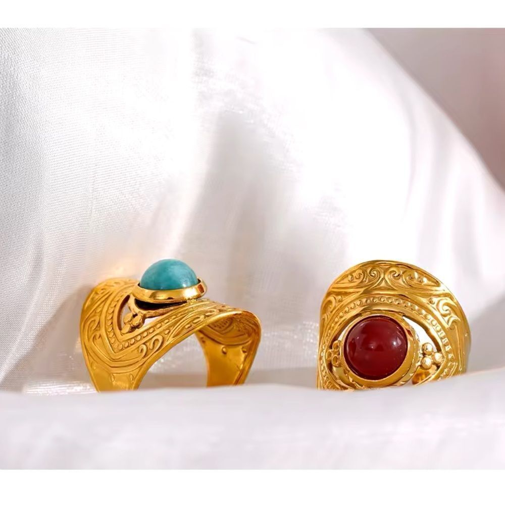Gold Plated Stainless Steel Vintage-Style Ring with Red Stone - Picture 4 of 10